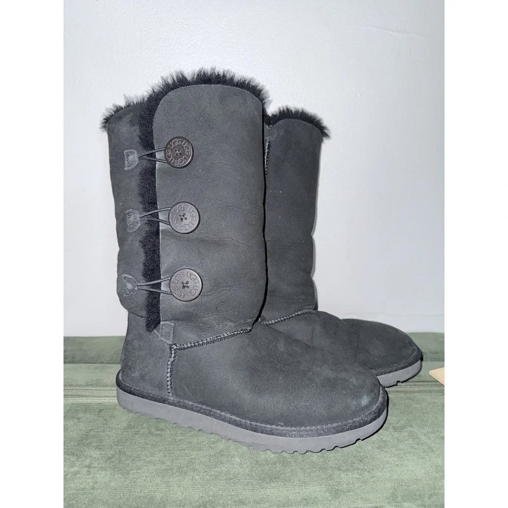 UGG Bailey Button Triplet Tall Fur Winter Snow Boots Black Suede Sherpa Size 8